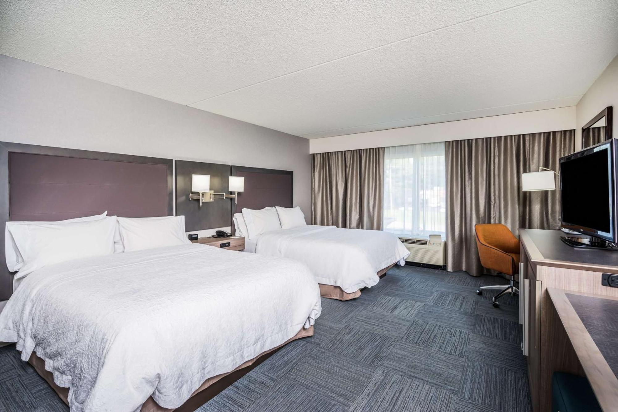 Room with Two Queen Beds - Non-Smoking